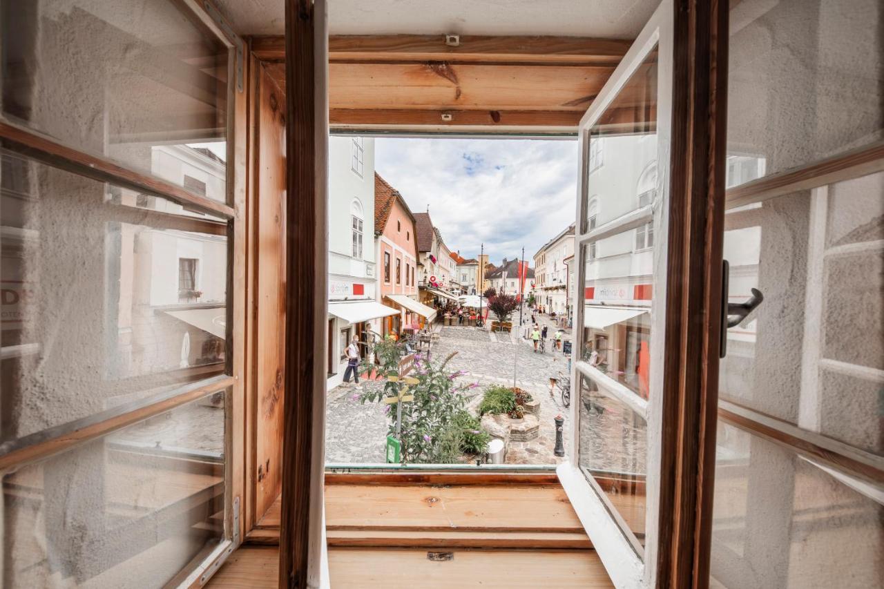 Ferienwohnung Alter Brotladen Melk Luaran gambar
